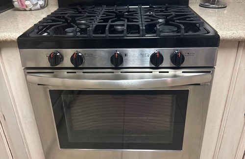 Centennial Hills House | CLEAN, COMFORTABLE 4bedroom house with POOL & JACUZZI,GAMEROOM near Everything!