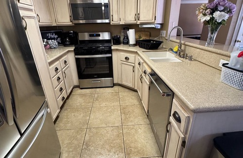 Centennial Hills House | CLEAN, COMFORTABLE 4bedroom house with POOL & JACUZZI,GAMEROOM near Everything!