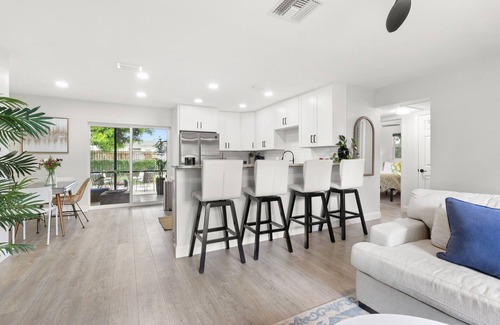 South Pinellas Community Council House | Clean & Cozy Home Large Fenced Yard Minutes to Madeira Beach