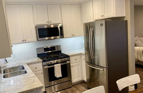 Oakdale House | Clean freaks! Cute, Modern, Clean, Updated Duplex!