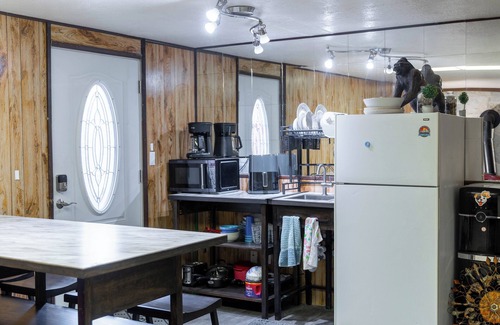 Pocatello House | Clean, Fresh, Sleeps 8, big screens TVs, WiFi in enjoyable Pocatello