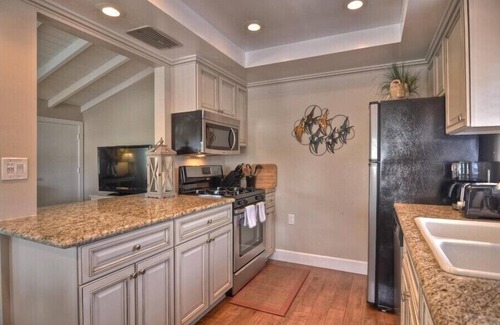 Corona del Mar Condo | Clean & Highly Rated - Close to CDM Beach/Village, A/C&Garage