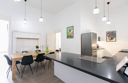 Belso-Ferencvaros Apartment | Clean, spacious luxury apt with balcony overlooking beautiful church square