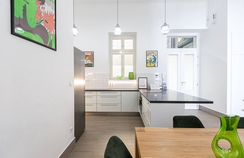 Belso-Ferencvaros Apartment | Clean, spacious luxury apt with balcony overlooking beautiful church square