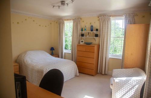 Cowbridge House | Clemenstone House B&B