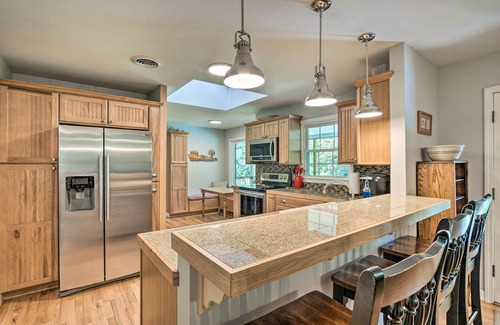 Clemson House | Clemson Getaway < 3 Mi to Memorial Stadium!