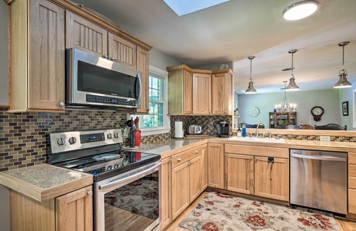 Clemson House | Clemson Getaway < 3 Mi to Memorial Stadium!