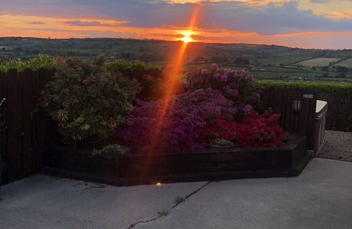 Hilltown Apartment | Cleomack View