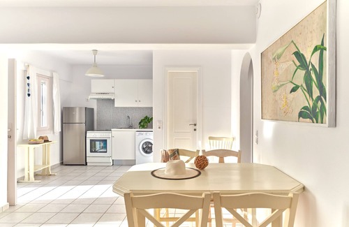 Piso Livadi Apartment | Cleopatra Seaside Homes Paros