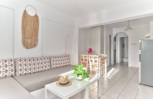 Piso Livadi Apartment | Cleopatra Seaside Homes Paros