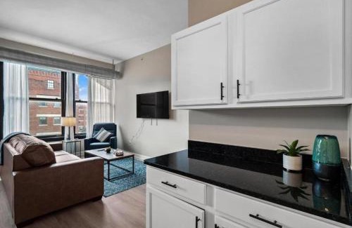Downtown Cleveland Apartment | Cleveland Vibes - Modern 2 BDR Apartment Downtown