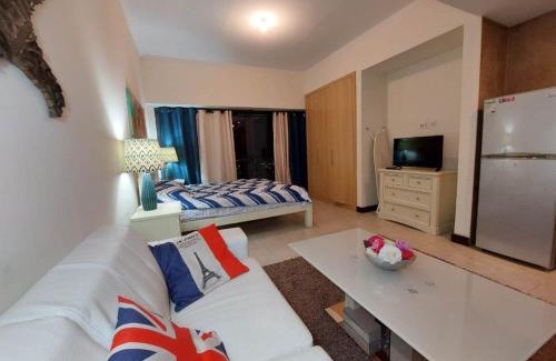 Jumeirah Lake Towers Apartment | Click Stay - JLT - Entire Studio & Balcony Lakes view Apartment -AM