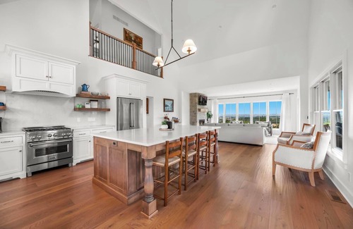 Elizabeth House | Cliffside Cottage, Private Pond, 50 acres w/Breathtaking views near Galena, IL