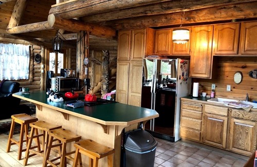 Boise Cabin | Cliffside Log Cabin w/ Large Deck for Enjoying Spectacular Views & Wildlife