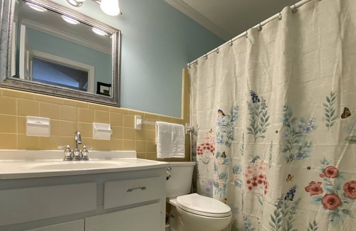 Seven Oaks Condo | Cloister’s 1Br End Unit Condo