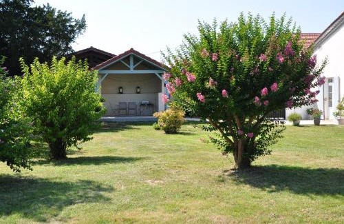 Saint-Pierre-d'Aurillac House | CLOS SAINT SAUVEUR - guesthouse au coeur des vignes sur le coteau