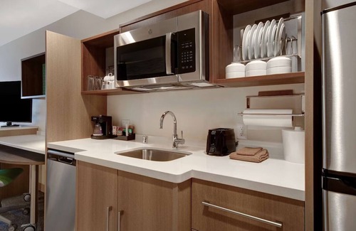 Garden Grove Hotel | Close Proximity to Disneyland! 2 Units with FREE Breakfast and Onsite Parking!