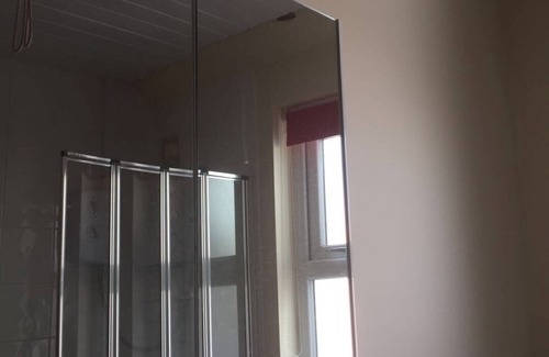 Liverpool House | Close to 3 beautiful botanic gardens and city centre