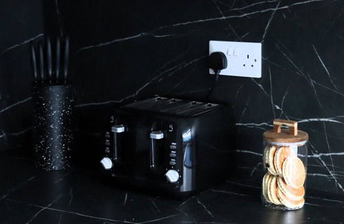 Merthyr Tydfil House | Close to BPW and Brecon Beacons