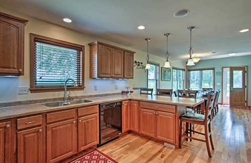 Mauston Other | CLOSE TO CASTLE ROCK LAKE AND WI DELLS! GREAT FOR GROUPS OR MULTIPLE FAMILIES