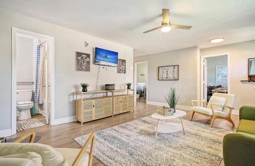 North Charleston House | Close To Downtown Charleston! 4 Bed Retreat