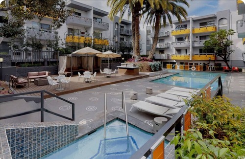 Rampart Village Apartment | Close to DTLA and Hollywood