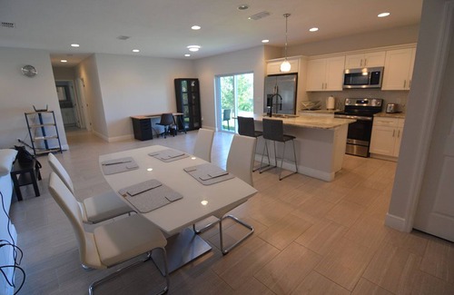 Deltona Lakes House | Close to everywhere you want to be