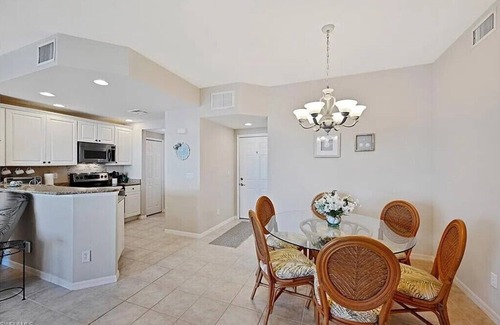 Fort Myers Condo | Close to Gulf Beaches, 18 miles to Fort Myers Beach. 3 BR, 2 Bath, 1st Fl Condo,