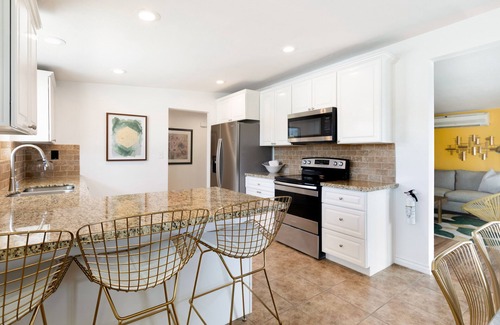 Twentynine Palms House | Close to Joshua Tree Entrance, STAR GAZE Jacuzzi, MTN VIEWS, Fire-Pit