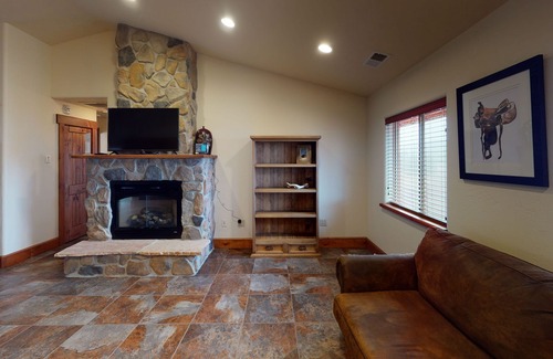 Angel Fire Condo | Close to Slopes | Modern | Great Views | Aspen Condo