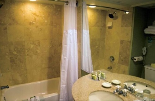 St. Pete Beach Resort | Close to St. Pete Beach! 2 Magnificent Units with Hot Tubs and Water Slides!