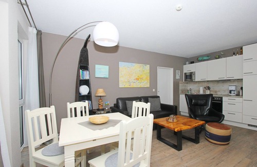 Lobbe Apartment | Close to the beach with terrace, use of swimming pool and sauna - Strandhaus Mönchgut FeWo09