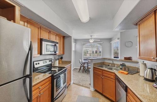Spring Valley Condo | Close to the Las Vegas strip. Cozy and comfortable 2bd 2ba.