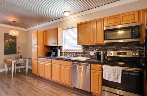 Greenwood Apartment | Close to Uptown & Hospital: Greenwood Studio