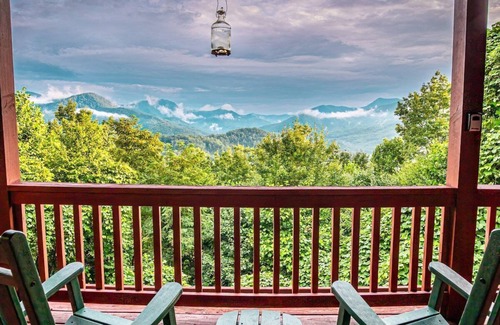 Sylva Cabin | Cloud 10 Mountaintop Guesthouse