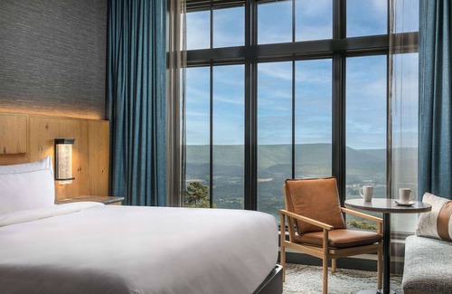 Rising Fawn Resort | Cloudland at McLemore Resort Lookout Mountain, Curio by Hilton