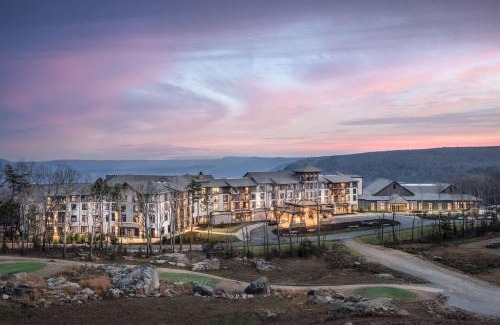 Rising Fawn Resort | Cloudland at McLemore Resort Lookout Mountain, Curio by Hilton