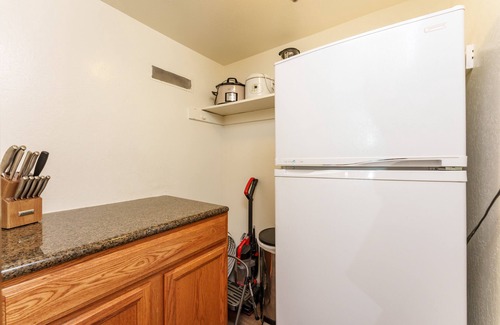Yosemite National Park Condo | Clouds Rest, Warm Studio Plus Loft for 4!