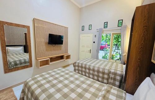 Probolinggo House | Clover Homestay