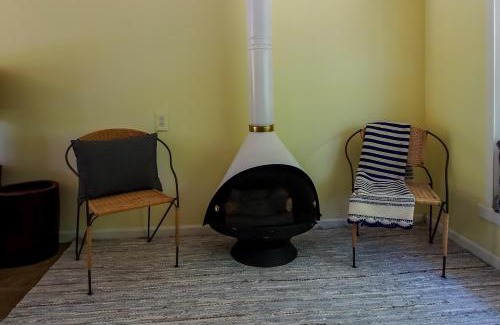 Cloverdale House | Cloverdale Creekside Retreat