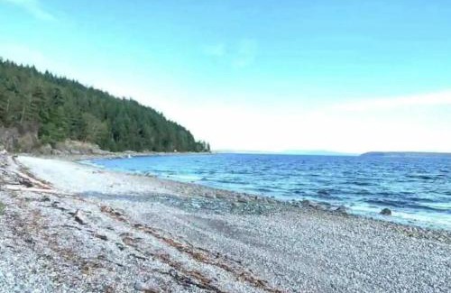 Powell River Apartment | Coast Retreat Cottage