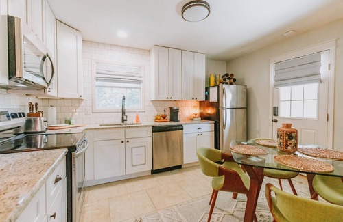 Ocean Springs House | Coastal Charm - close to the beach & downtown Ocean Springs! With golf cart!