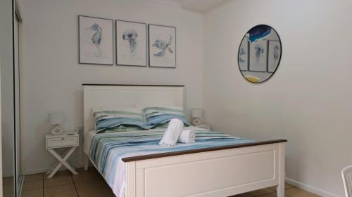 North Ward Apartment | Coastal Comfort - 1 bedroom beachfront apartment