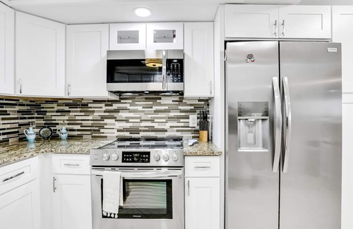 Indian Rocks Beach Condo | Coastal condo with unbeatable beachfront views - pool & beach access