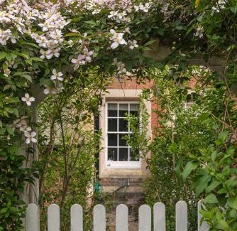 Ramsgate House | Coastal Cottage: Charming three bedroom cottage with private garden