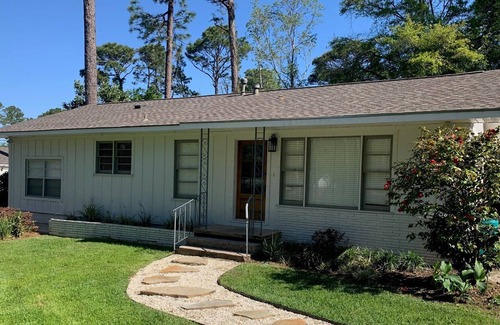 Fairhope House | Coastal Cottage Steps Away from the Beach and Downtown Fairhope