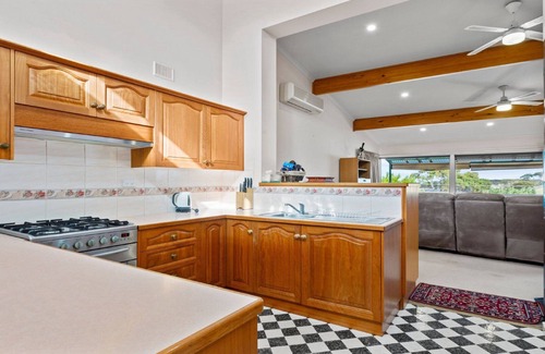 Lake Wangary House | Coastal Drift - Escape to coastal bliss at this 3-bedroom holiday rental in Coffin Bay!