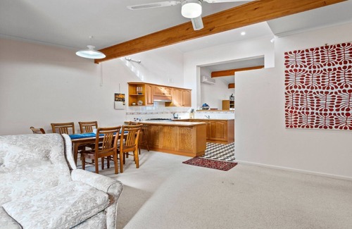 Lake Wangary House | Coastal Drift - Escape to coastal bliss at this 3-bedroom holiday rental in Coffin Bay!