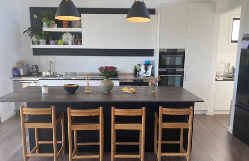 Sydney House | Coastal family home with pool and views