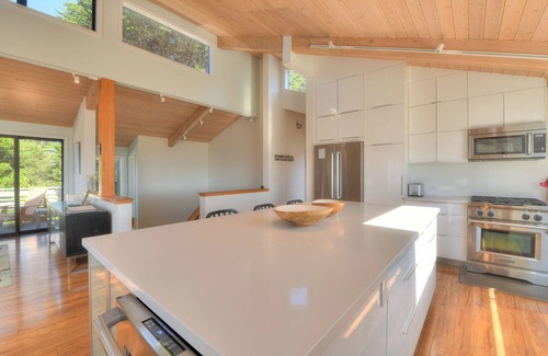 Sea Ranch House | Coastal Get-Away - 15-min Walk to Beach, Ocean Views, EV Charger, Cook's Kitchen